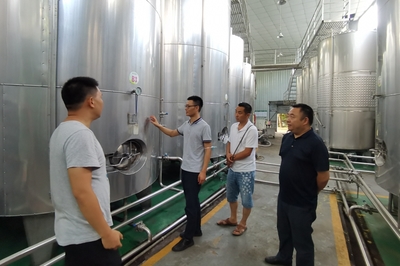 省農(nóng)科院專家來我縣開展科技服務(wù)